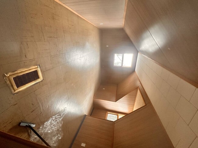 Building Photo - 551 Emerson St