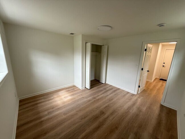 Building Photo - 9706 Glen Way