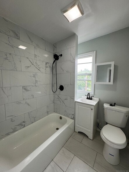 Building Photo - 199 English St