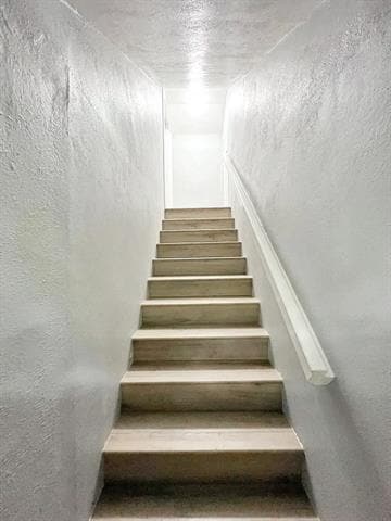 Building Photo - 5637 Birchman Ave