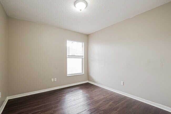 Building Photo - 640 Tranquility St