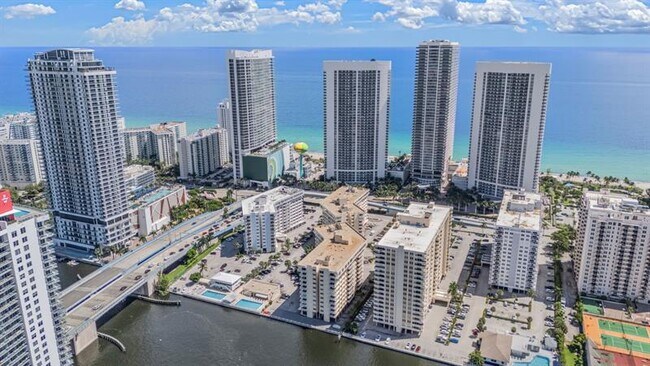 Building Photo - 1825 S Ocean Dr