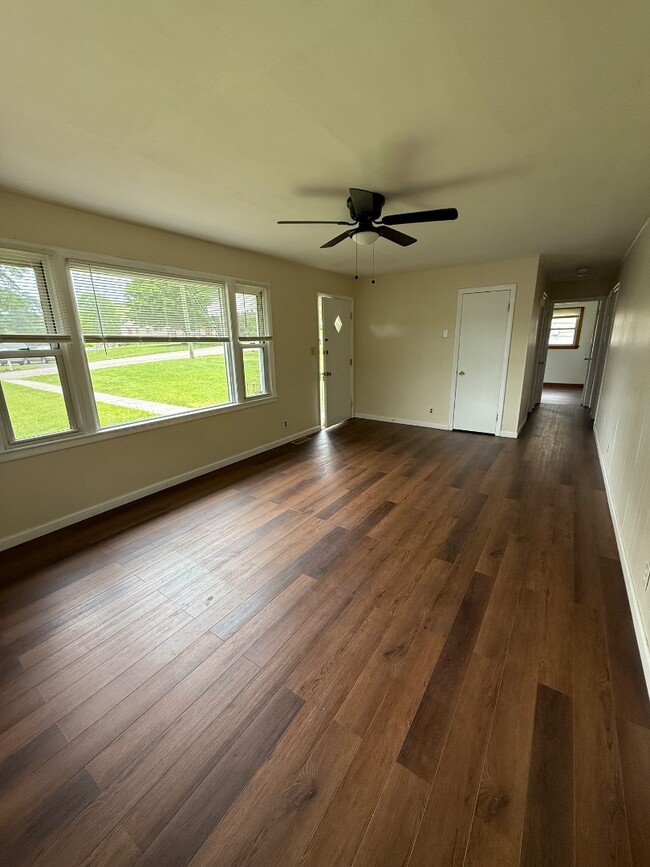 Building Photo - 275 Bellmeade Dr
