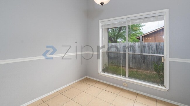 Building Photo - 4315 Lakebend W Dr