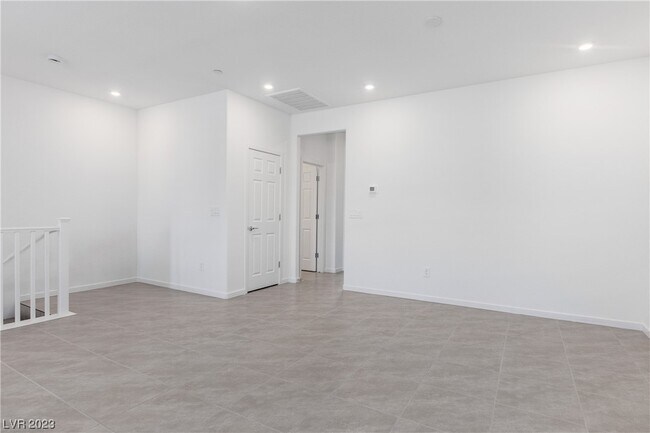 Building Photo - 1131 Tektite Ave