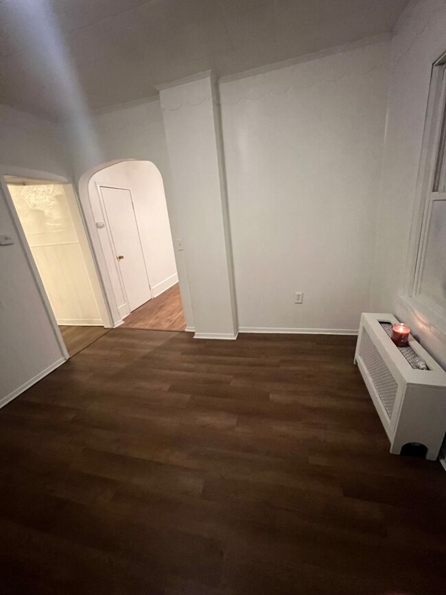 Building Photo - Beautiful 3 Bed/1 Bath Single Family Home ...