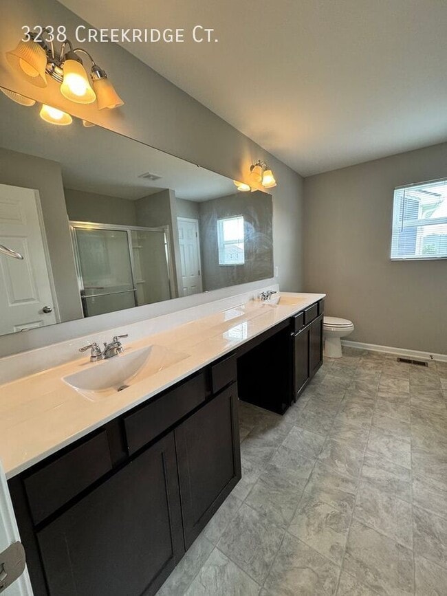 Building Photo - 3238 Creekridge Ct