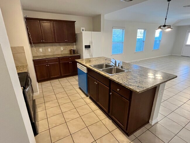Building Photo - 1309 Basswood Ln