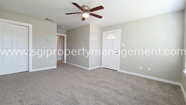 Building Photo - 523 Wood Dr
