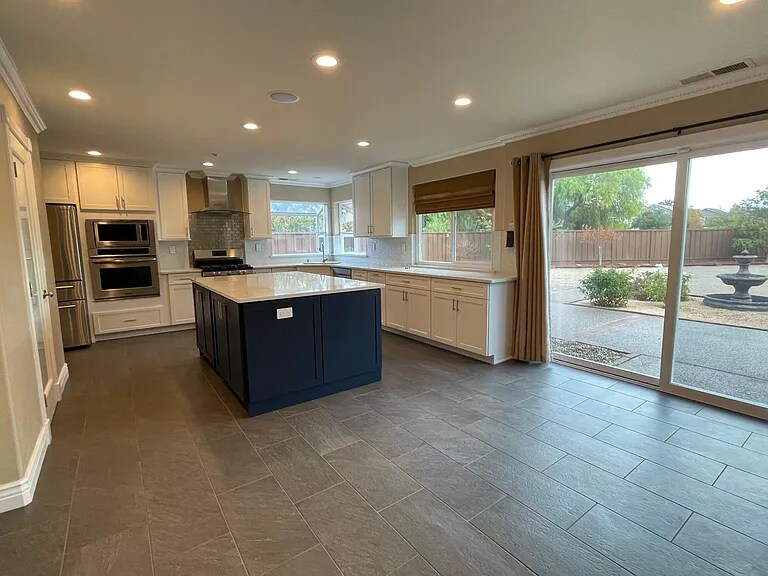 Building Photo - 1393 Arrowhead Ave