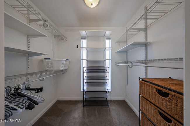 Building Photo - 601 E Forest Hills Dr