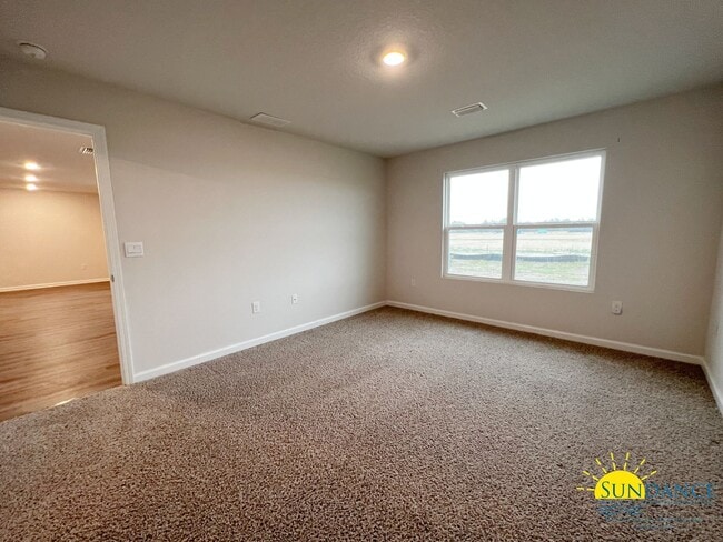 Building Photo - Stunning 4 Bedroom Home in Crestview!