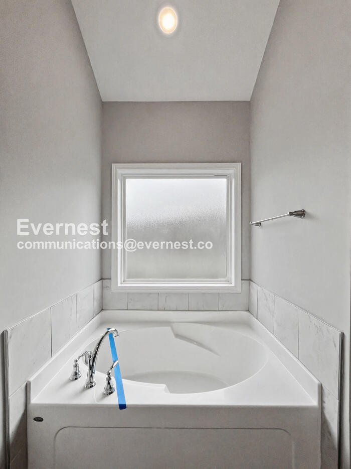 Building Photo - 1203 Trestle Dr