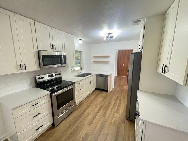 Building Photo - 2269 Southland Rd