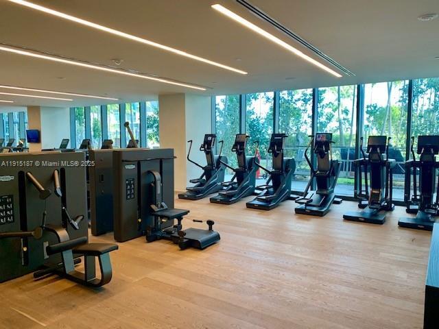 Building Photo - 480 NE 31st St