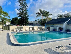 Building Photo - 1504 SE Royal Green Cir