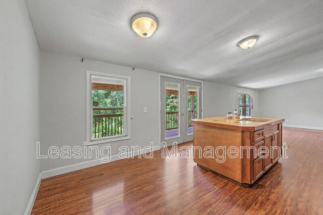 Building Photo - 3585 Riley Wright Rd