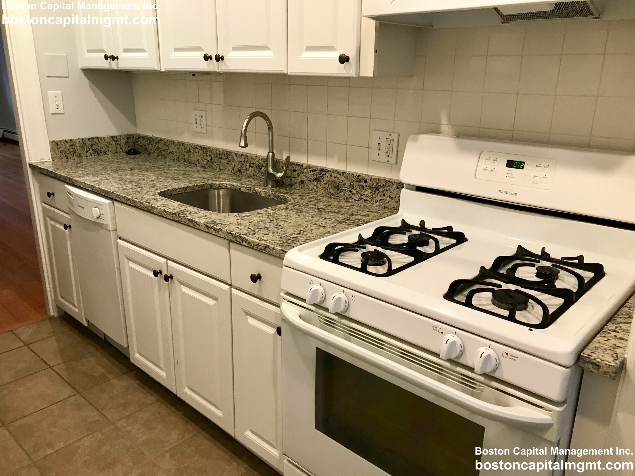 Building Photo - 8 Mt Ida St