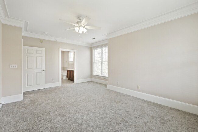 Building Photo - 623 Waterford Lake Dr