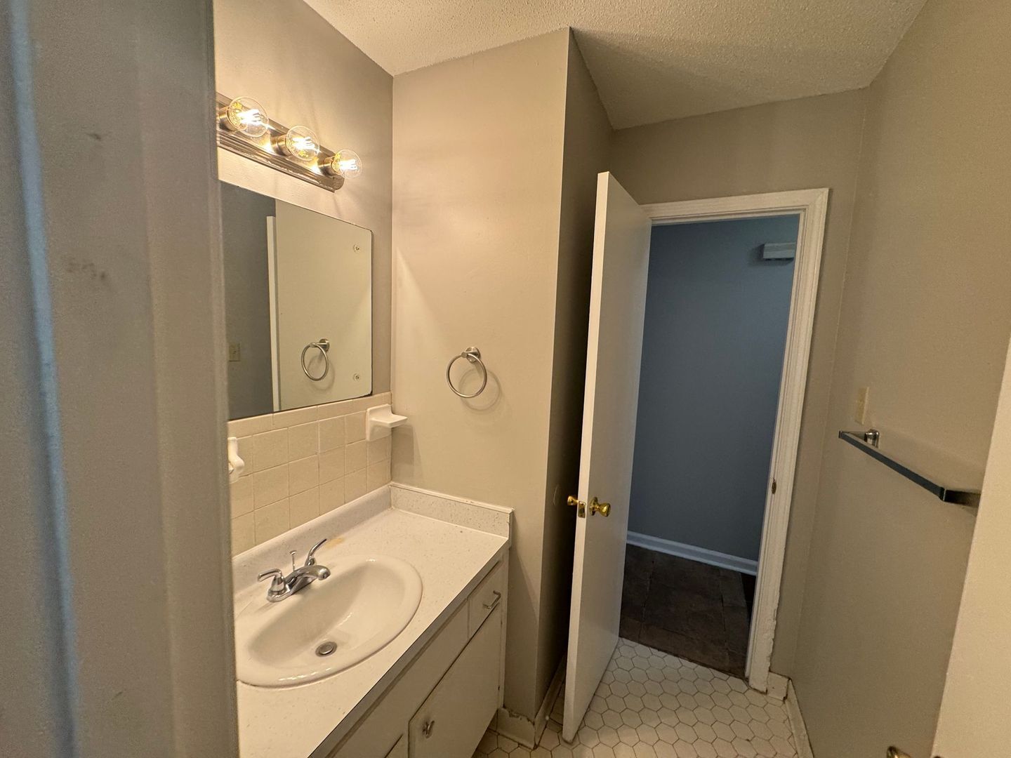 Building Photo - 1722 Northfield Dr