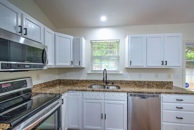Building Photo - 406 Crescentwood Ct