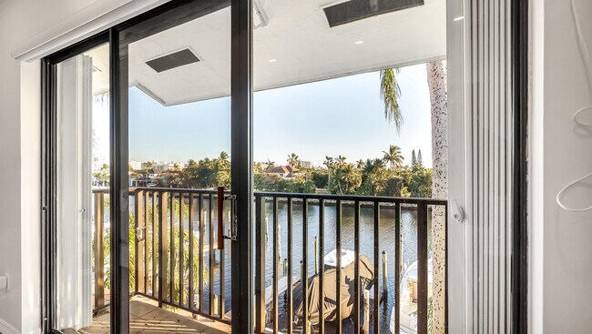 Building Photo - 240 Captains Walk