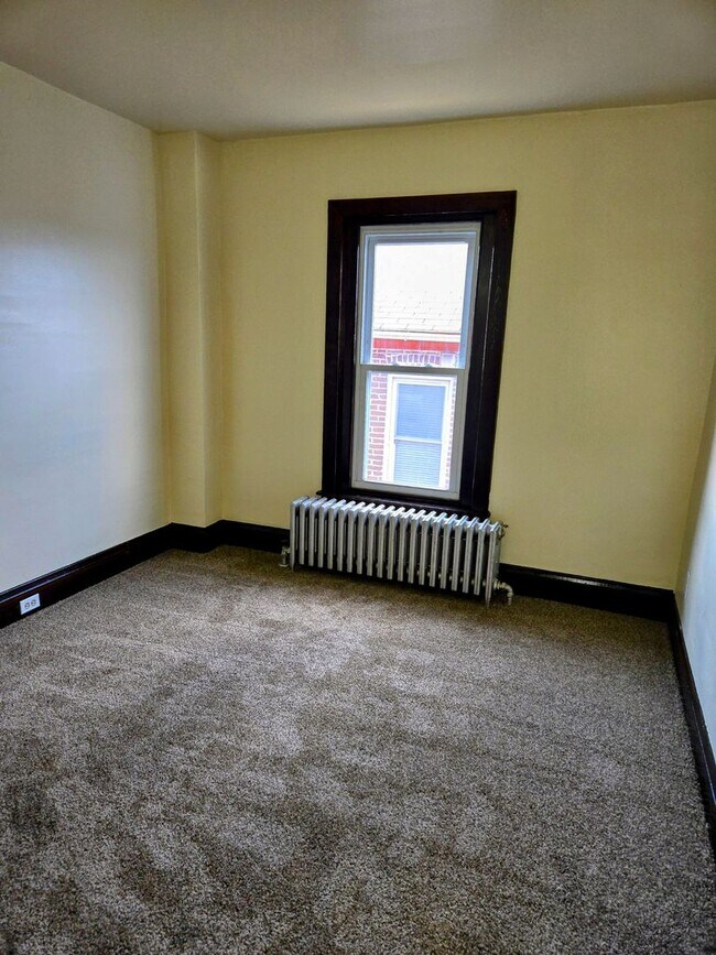 Building Photo - 841 N 5th St