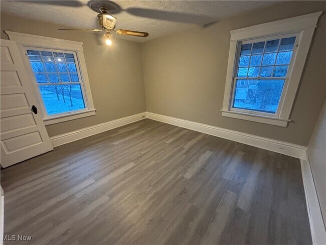 Building Photo - 408 S Arch Ave