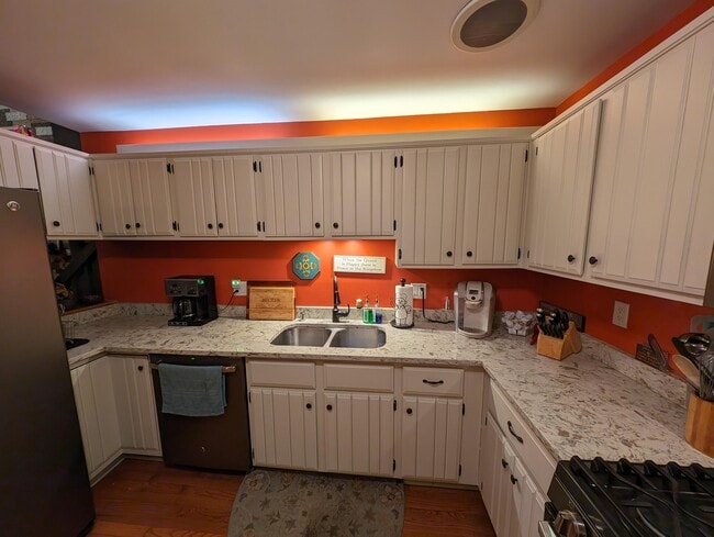 Building Photo - 607 Tamarack Dr W