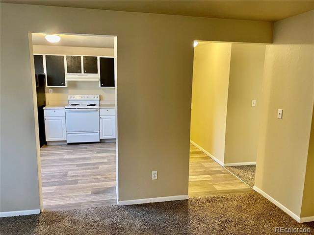 Building Photo - 6628 Dublin Loop W