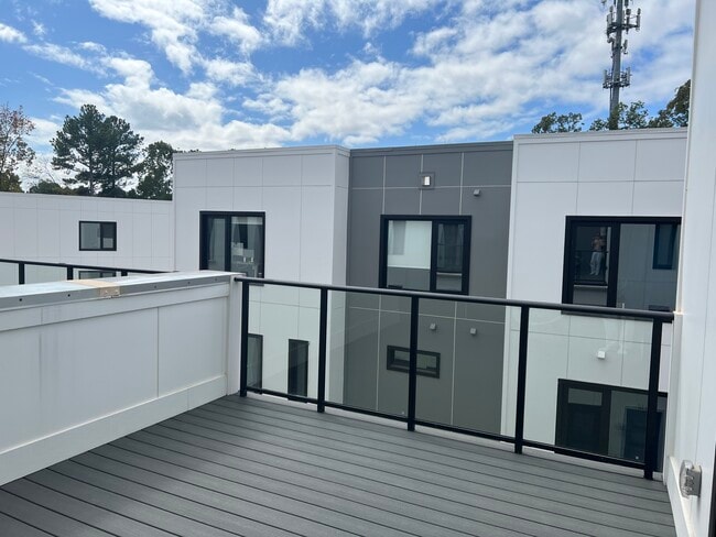 Building Photo - 1118 Nova St