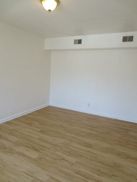 Building Photo - 5712 Phillips Ave