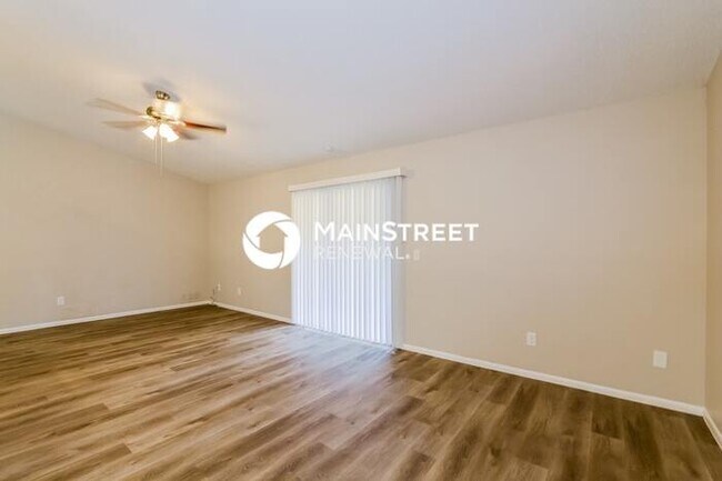 Building Photo - 3 Bedroom Pet-Friendly Home in Orlando, FL with Main Street Renewal