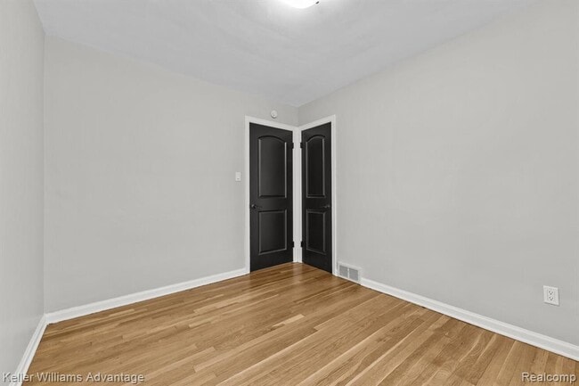 Building Photo - 4516 Robinwood Ave