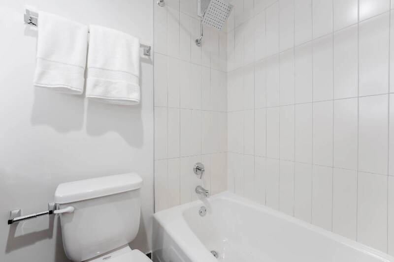 Building Photo - 31 E Chestnut St