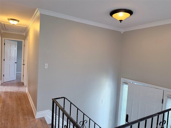 Building Photo - 12 Juniper Ln