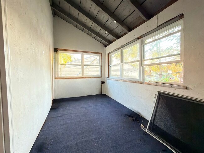 Building Photo - 16 1/2 Winslow St