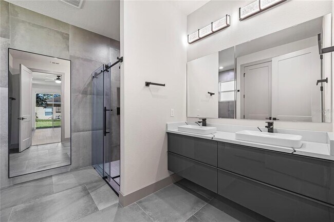 Building Photo - 11 Ethan Allen Dr