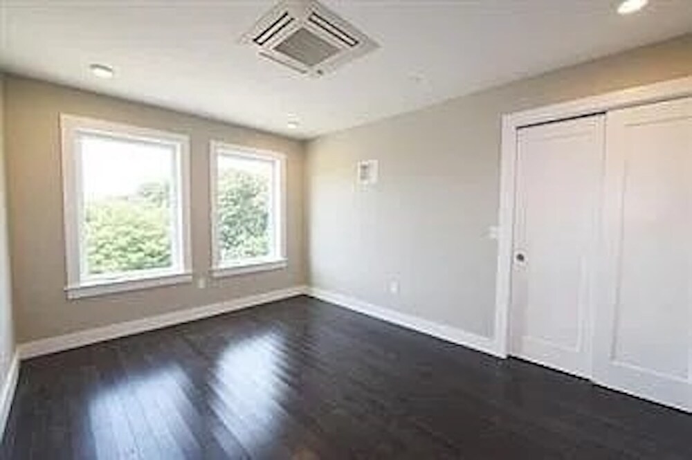 Building Photo - 58 Tolman St