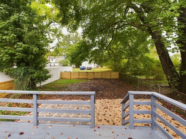 Building Photo - 416 Milton St