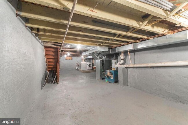 Building Photo - 3773 Cresson St