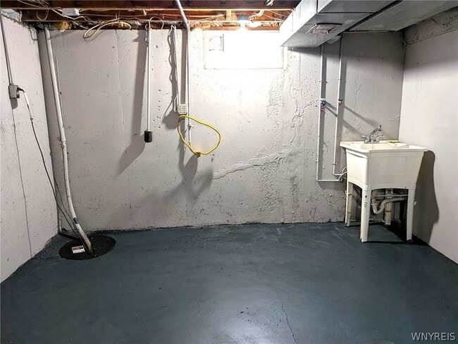 Building Photo - 253 Glenhaven Dr