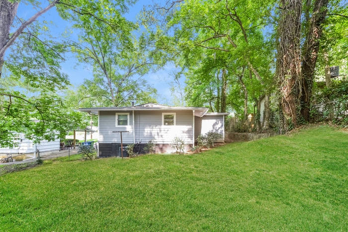 Building Photo - 2023 Akron Dr SE