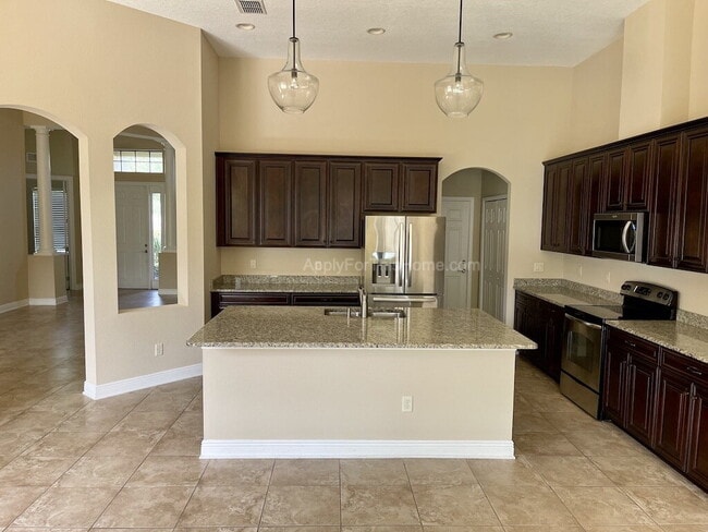 Building Photo - Single Family Dream Home in Gated Community