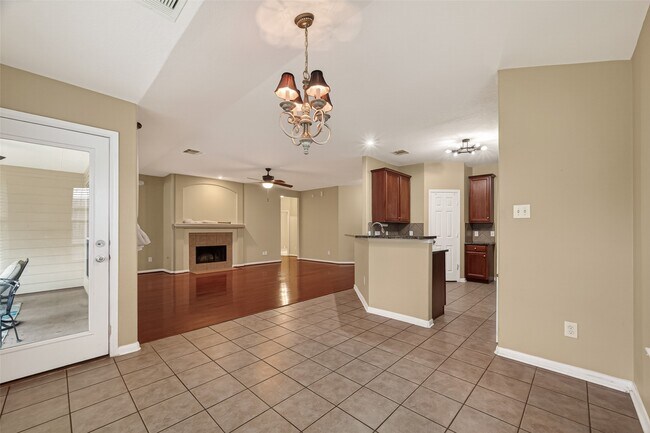 Building Photo - 6922 Summer Bridge Ln