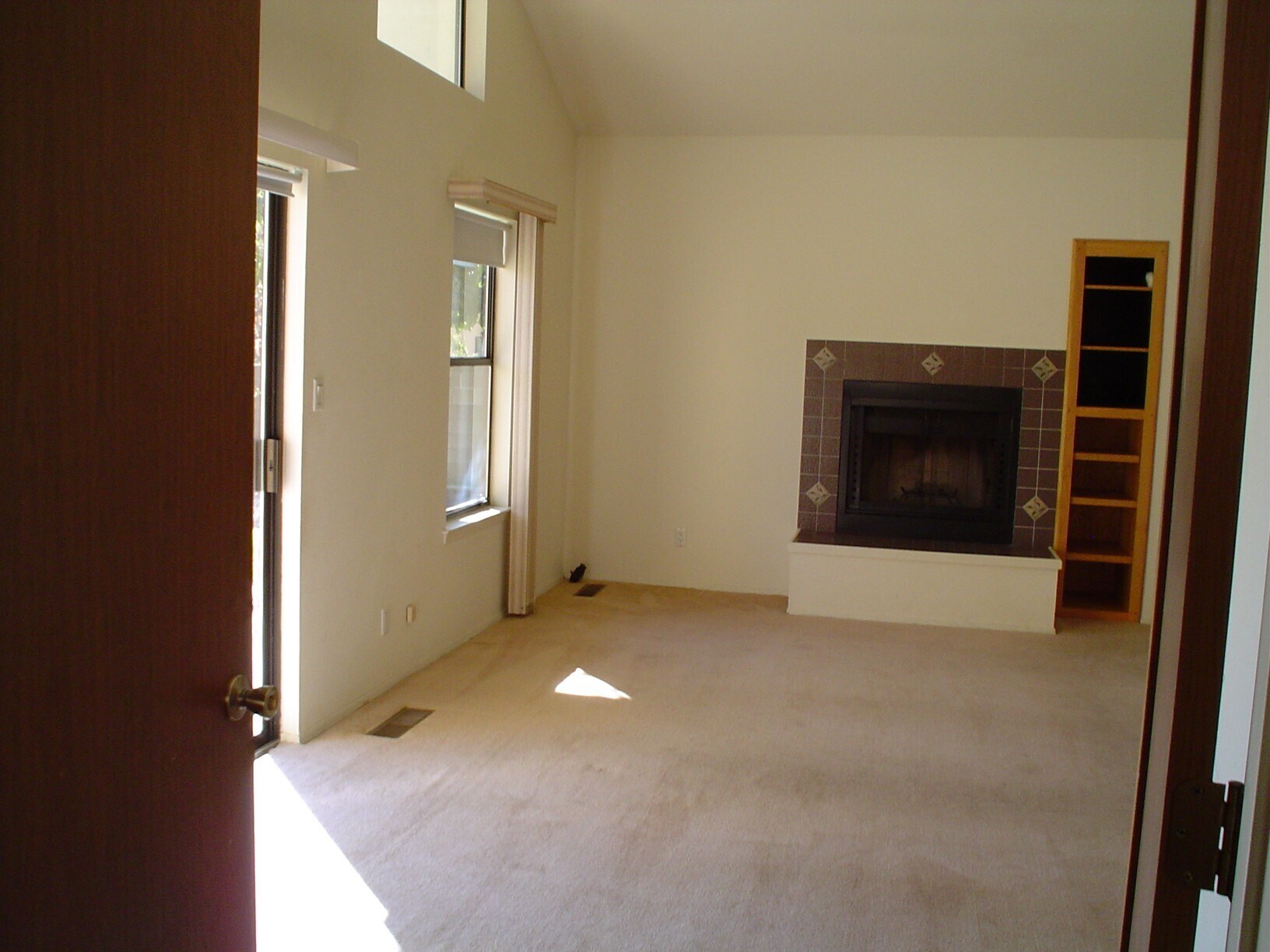 Building Photo - 8512 Liberty Dr NE