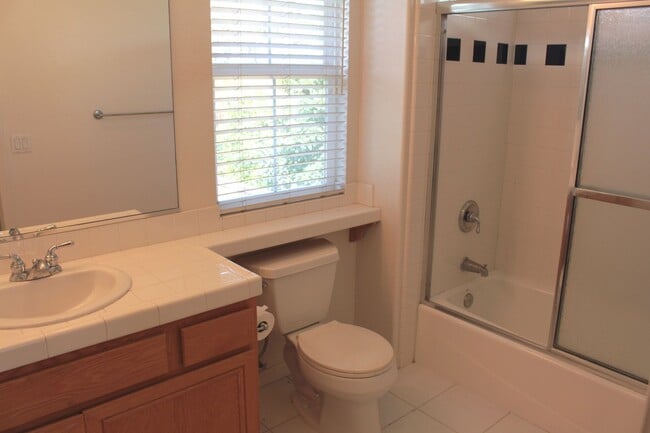 Building Photo - 1Bed/1Bath Apt. (ADU) on Cul-De-Sac in Car...