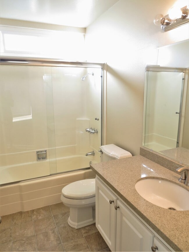 Building Photo - Updated Single Family Home with Over-sized...