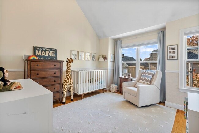 Building Photo - 10 S Sydney St