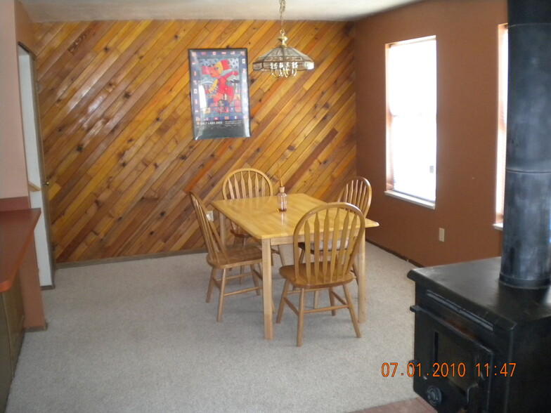 Building Photo - 380 Aspen Dr